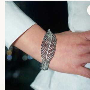 FREIDA ROTHMAN Silver Sterling Silver 925 Plume Hinge Bracelet